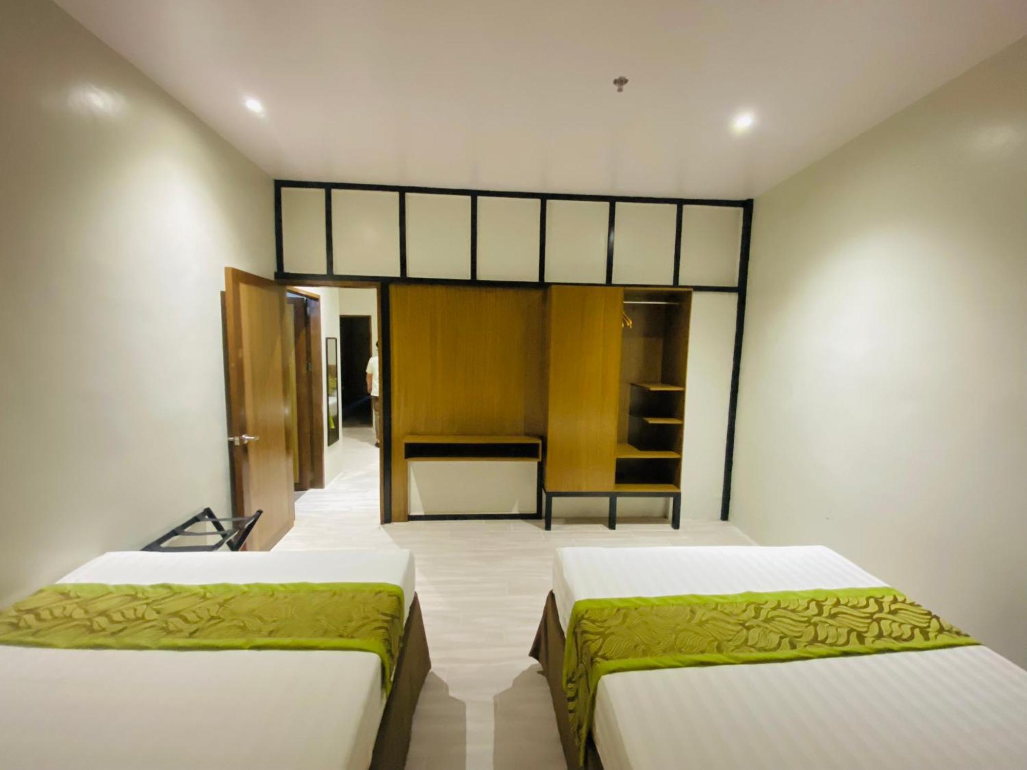 Maxi Hotel And Event Center Tagbilaran City Exteriör bild